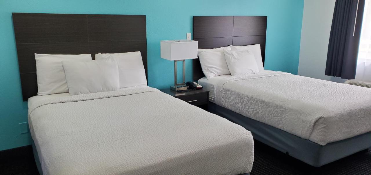Travelodge By Wyndham Livonia Canton Novi Detroit Area Extérieur photo