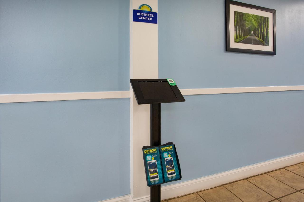 Travelodge By Wyndham Livonia Canton Novi Detroit Area Extérieur photo