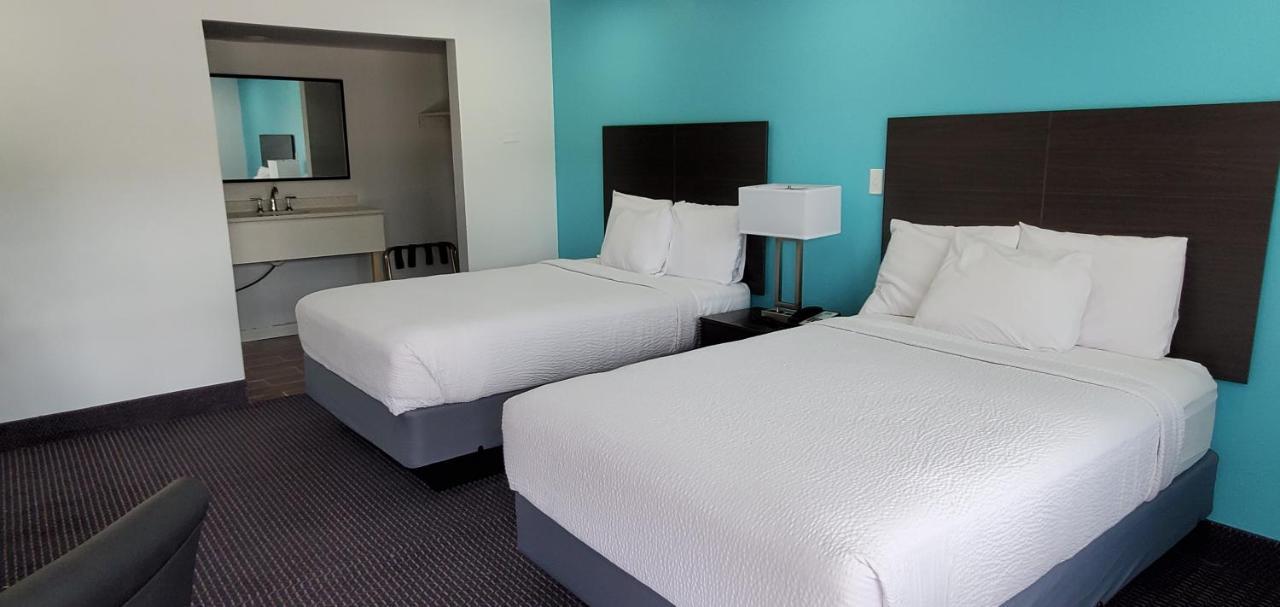 Travelodge By Wyndham Livonia Canton Novi Detroit Area Extérieur photo